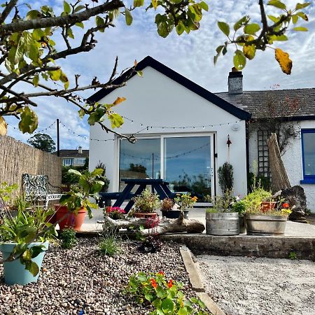 Harbour View Retreat Cro Na Mbo Apartment Midleton Bagian luar foto
