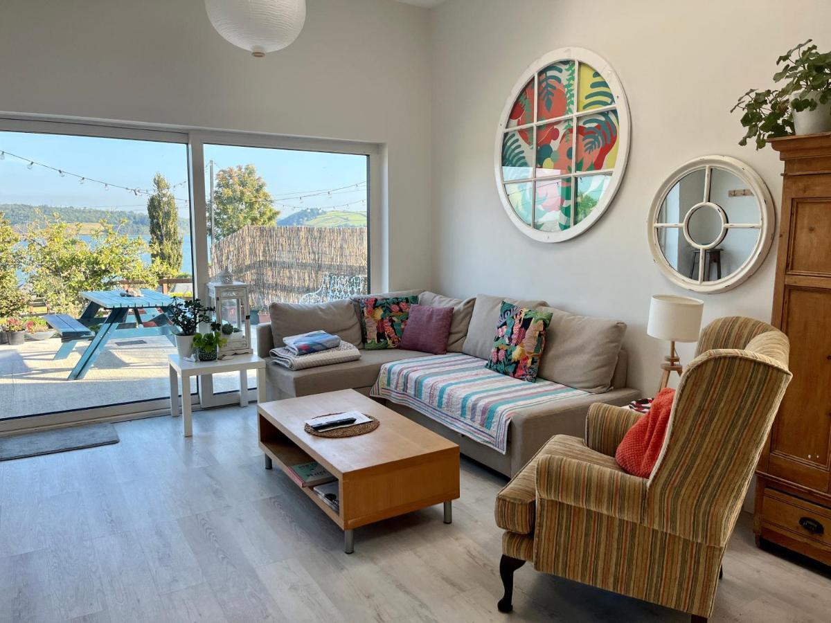 Harbour View Retreat Cro Na Mbo Apartment Midleton Bagian luar foto