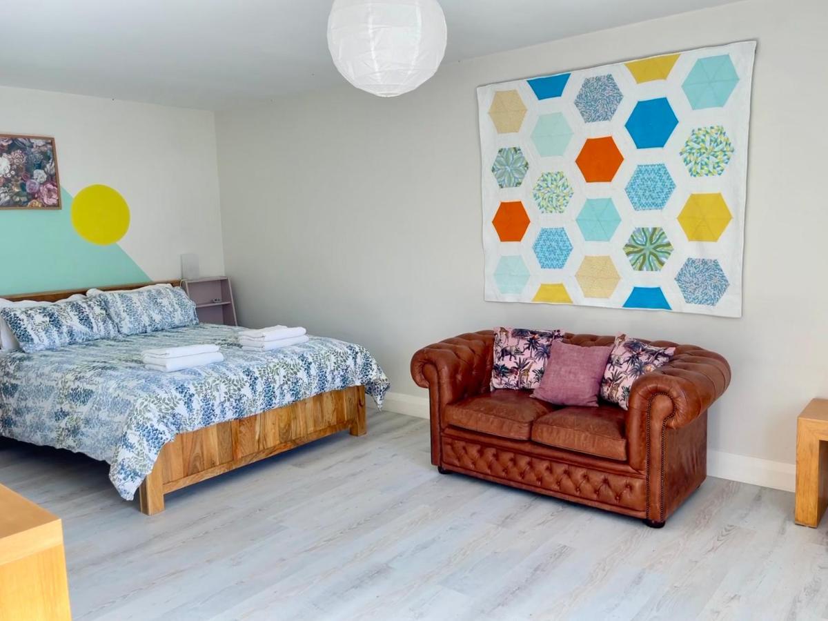 Harbour View Retreat Cro Na Mbo Apartment Midleton Bagian luar foto